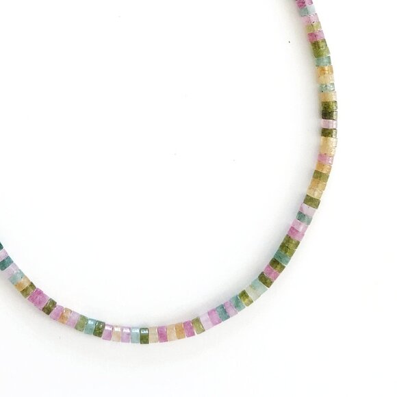 MINI JADE HEISHI NECKLACE--16" - Picture 2 of 2